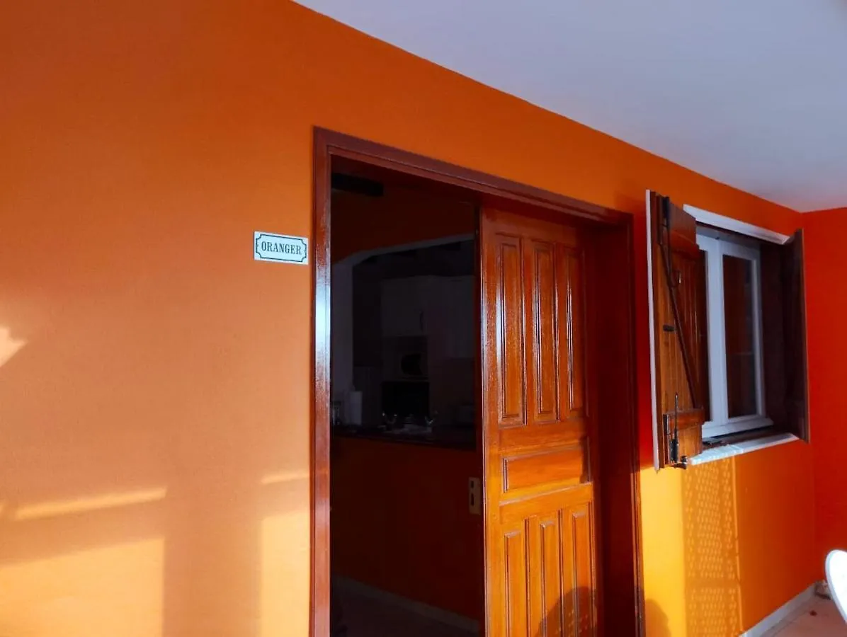 דירה Appartement Spacieux Avec Vue Sur La Mer A Bouillante 52 M² Clim